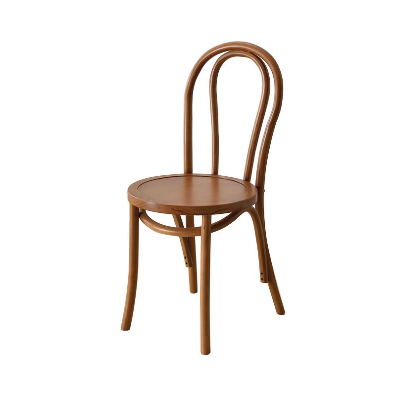 La madera de haya del estilo moderno preside el sistema de comedor de la cocina del lado trasero de Windsor
