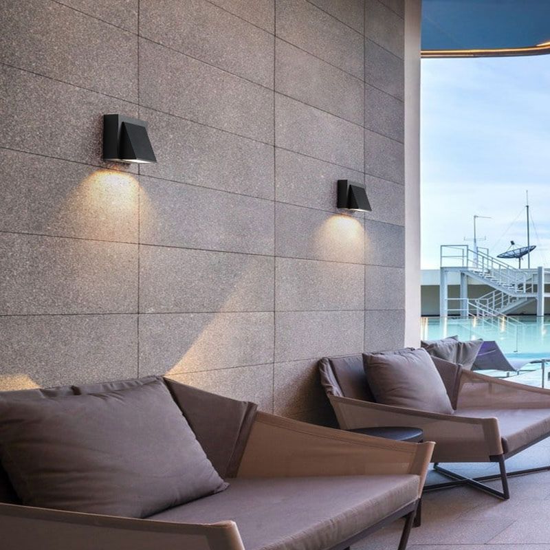Modern Style Wall Mount Light Black LED Wall Sconce Light with Aluminum for Patio