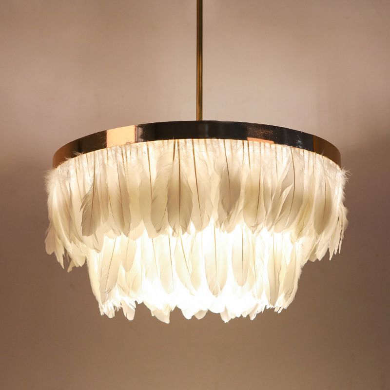 16 "/19.5" W lampadario conico a più tierte Nordic Feather 3 lampadine grigia/bianca/rossa Luce a sospensione per camera da letto per camera da letto
