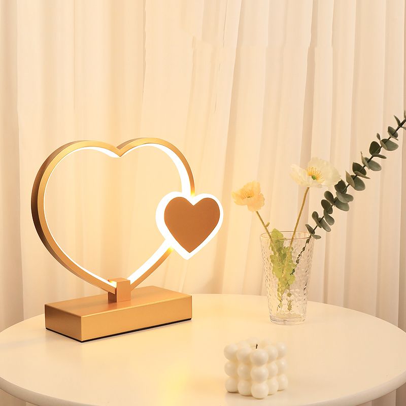 Romantic Heart Shaped Table Lamp Modern Metal Bedroom LED Night Light
