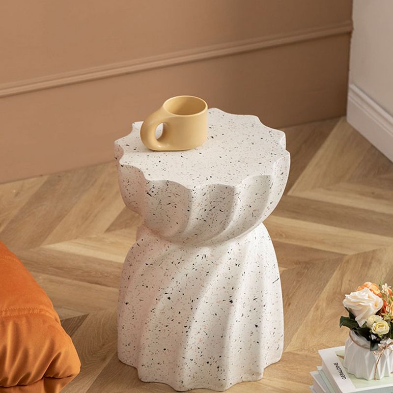 Contemporary 13.8-inch End Table Pedestal Beige Nesting Table