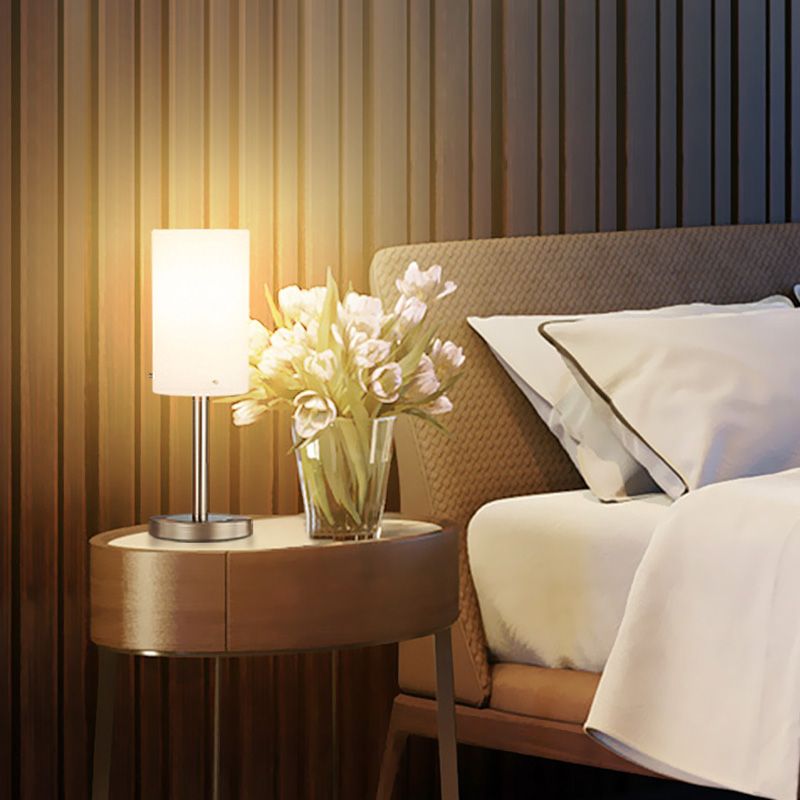 Lampada da tavolo a cilindro ultramoderna e semplice Lampada da comodino in vetro bianco per camera da letto
