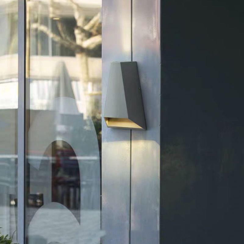 Geometric Shade Metal Wall Sconce Modern Style 2 Lights Wall Mount Lighting