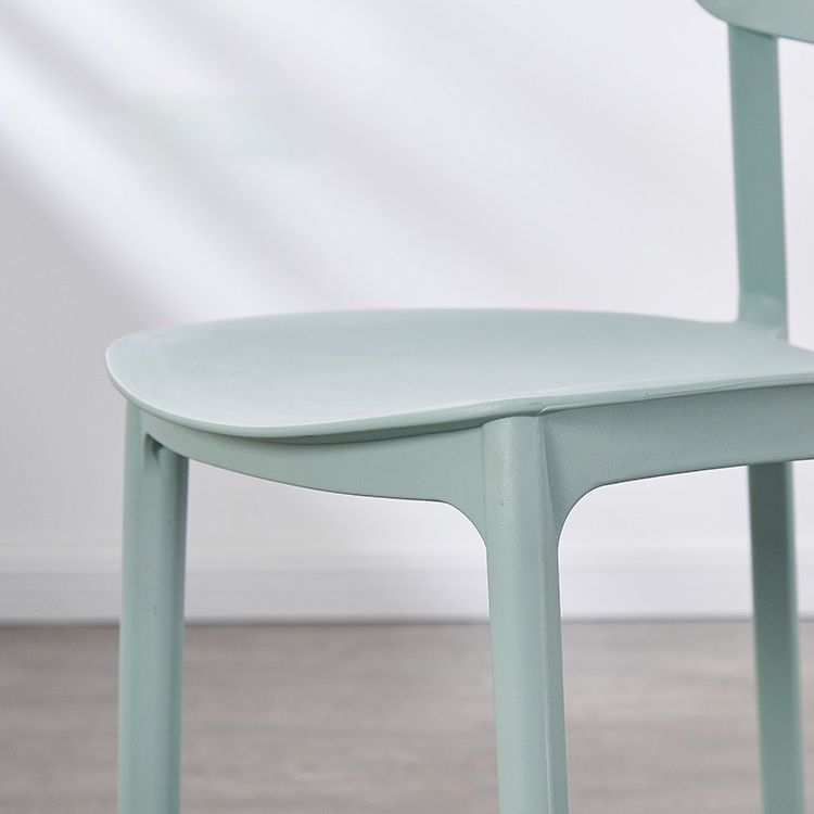 Sillas de comedor sin brazos con respaldo abierto Silla auxiliar de comedor apilable de plástico (juego de 4)