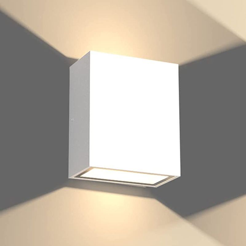 Geometric Shape Sconce Modern Style Metal 2 Lights Wall Light in White/Black