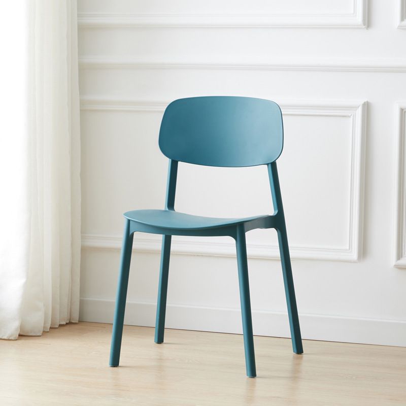 Silla auxiliar de plástico escandinavo para sala de conferencias, silla de comedor con respaldo abierto (juego de 4)