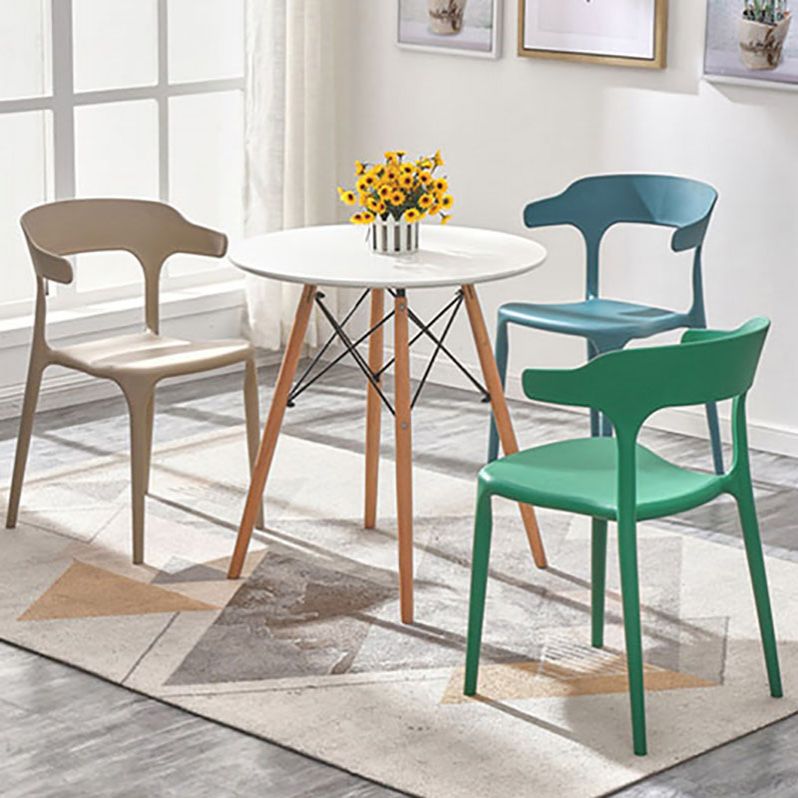 Silla de cocina contemporánea que cena la silla lateral sin brazos con las piernas plásticas