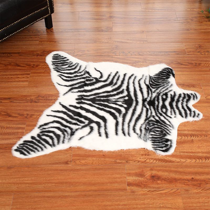 Nice Zebra Skin Print Rug Black-White Modern Carpet Synthetics Stain Resistant Non-Slip Backing Washable Rug for Home