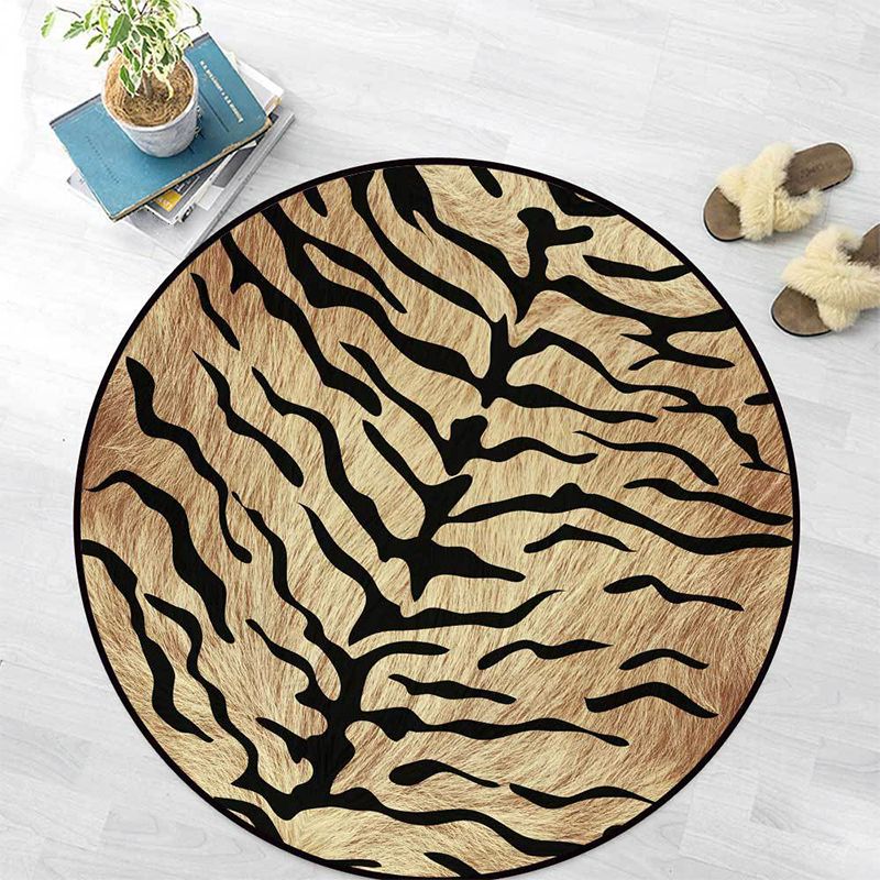 Unique Tiger Print Pattern Rug Brown Simple Rug Polyester Washable Anti-Slip Backing Area Rug for Living Room
