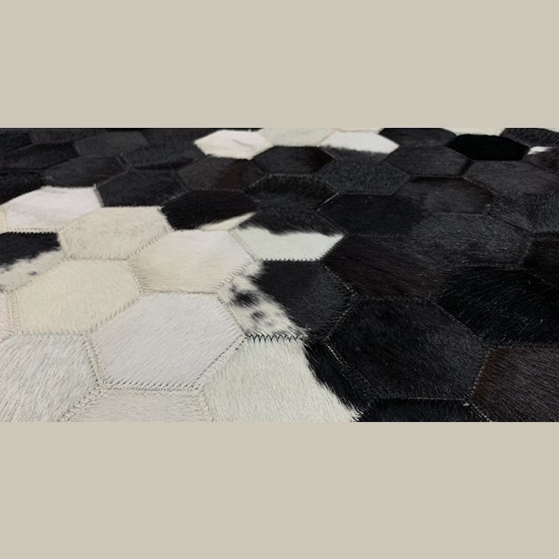 Creative Round Area Rug Geometric Print Splicing Carpet Handmade Cowhide Rug for Living Room