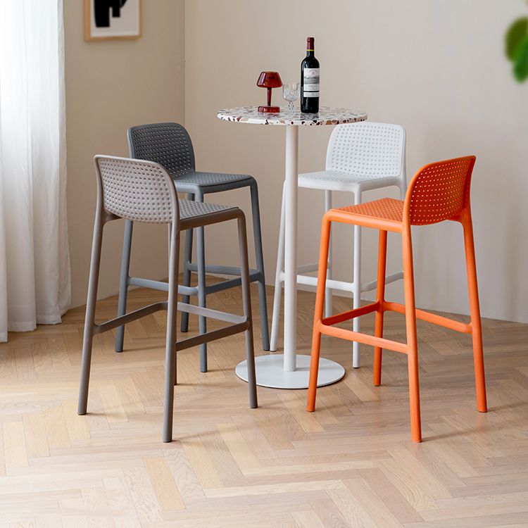 Moderno sgabello da bar in plastica da bar di plastica con sedile in plastica