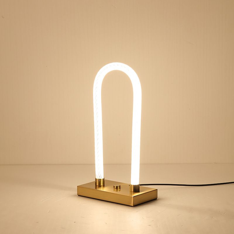 Table arc en acrylique Lumière Simple Style Gold LED Lampe de nuit pour chambre à coucher