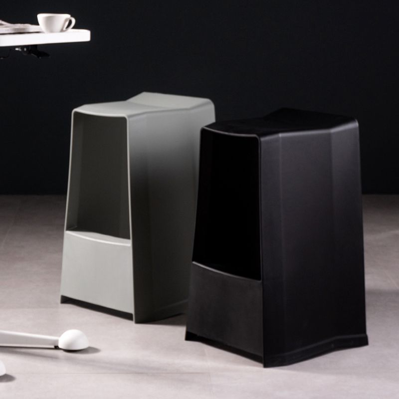Modern Style Plastic Counter Stool Armless Barstool with Footrest