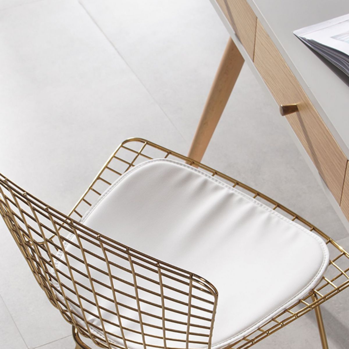 Chaise d'appoint de salle à manger en métal Glam, chaise rembourrée sans accoudoirs à dossier croisé pour salle à manger