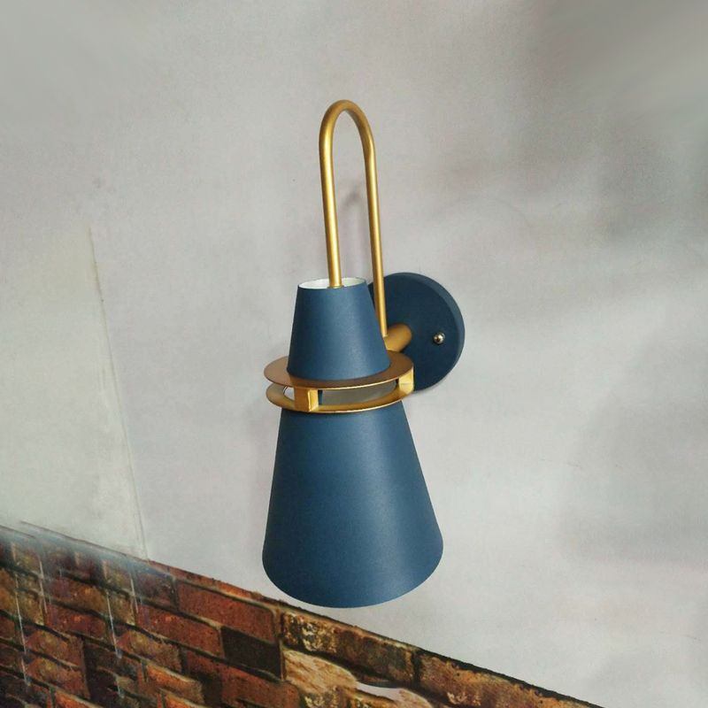 Bunte moderne Stil Wandleuchte Hornform 1 leichte Wandleuchte für Schlafzimmer