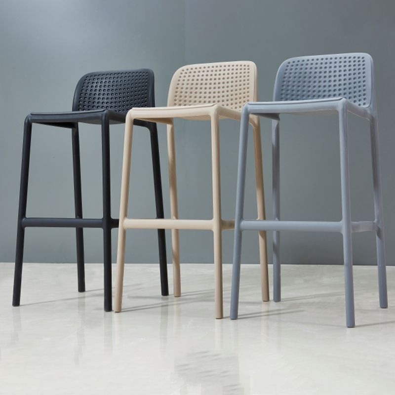 Sgabello da bar in plastica moderno sgabello da banco posteriore senza braccio con sedile di plastica e pedale