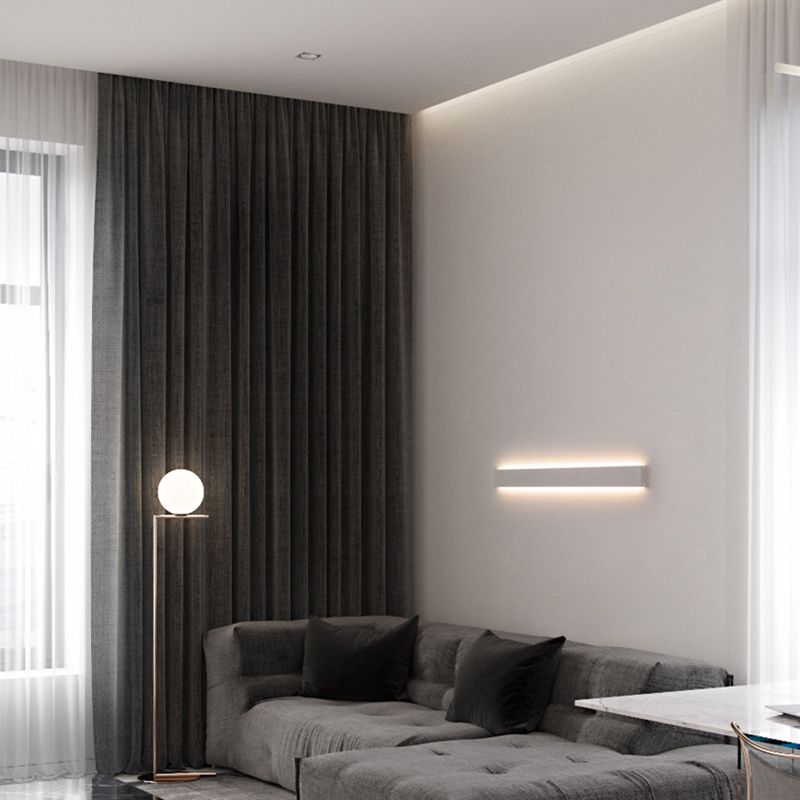 Linear Shade Metal Wall Sconce Modern Style Single Light Wall Mounted Light in White