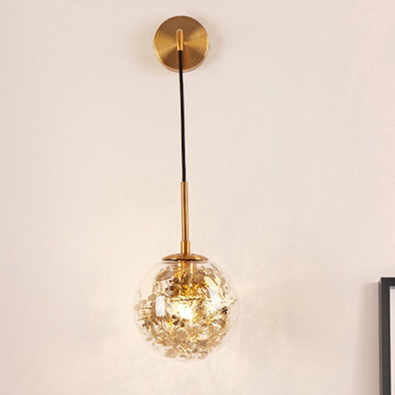 Duidelijke glazen orb -schaduw Wandlicht met bloem deco doek winkel 1 licht moderne hangende wandlamp in zilver/goud