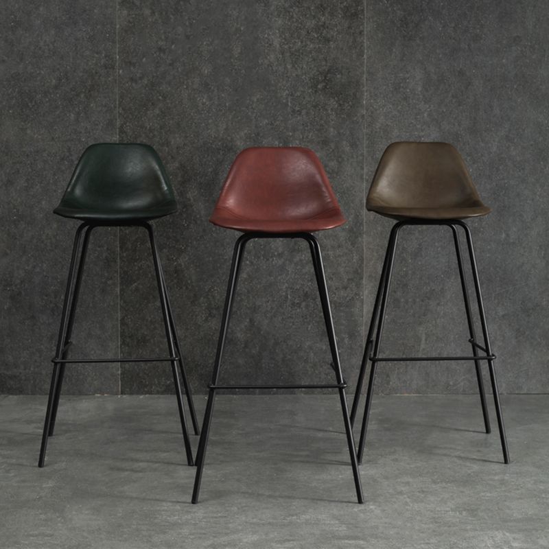 Taburete de bar de metal negro, taburete escandinavo con respaldo bajo Bristol y asiento tipo cubo