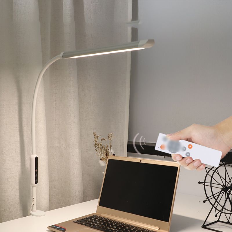 Moderne lineaire tafellamp metalen met één lichttafel Licht voor de slaapkamer