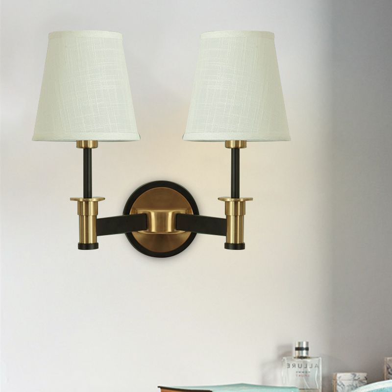 Tessuto bianco/beige muro appeso leggero conico 2 luci in campagna illuminazione montata