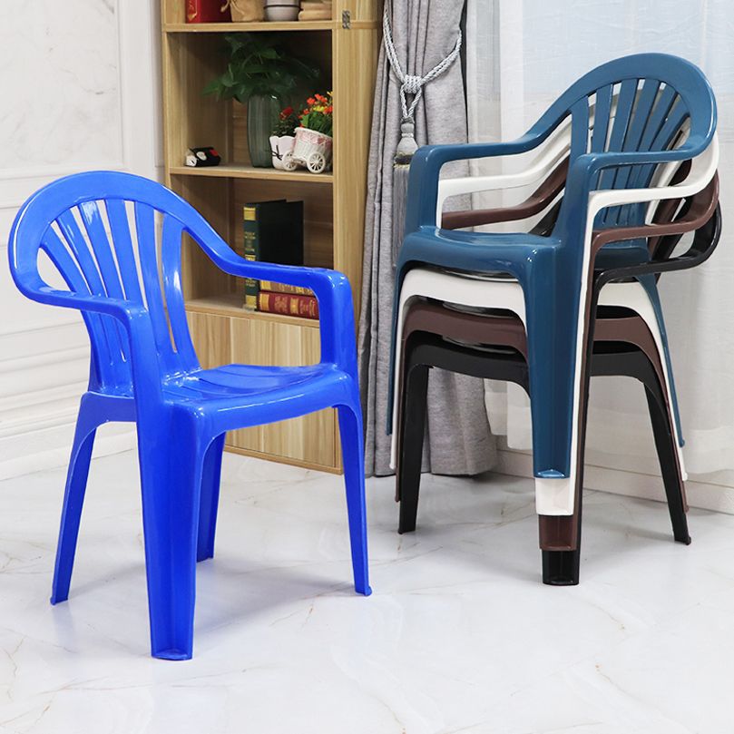 Sillón de estilo contemporáneo con respaldo de listones de plástico, silla auxiliar de comedor apilable