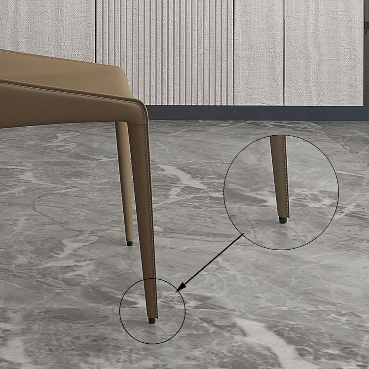 Chaise de salle à manger contemporaine en simili cuir, finition mate, dossier solide