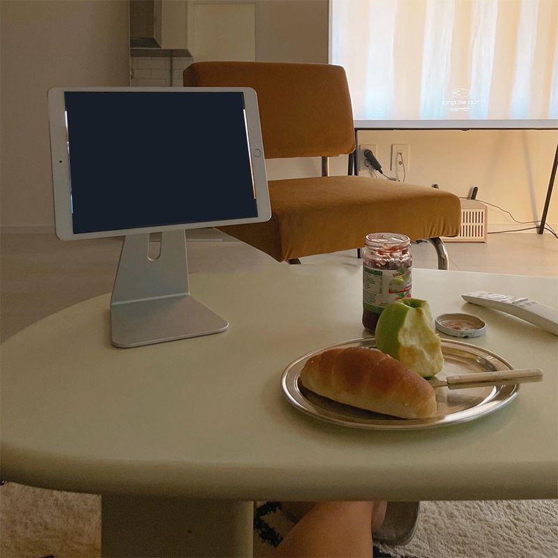 3 Legs Coffee Table Wooden Free Form Coffee Cocktail Table in Cream