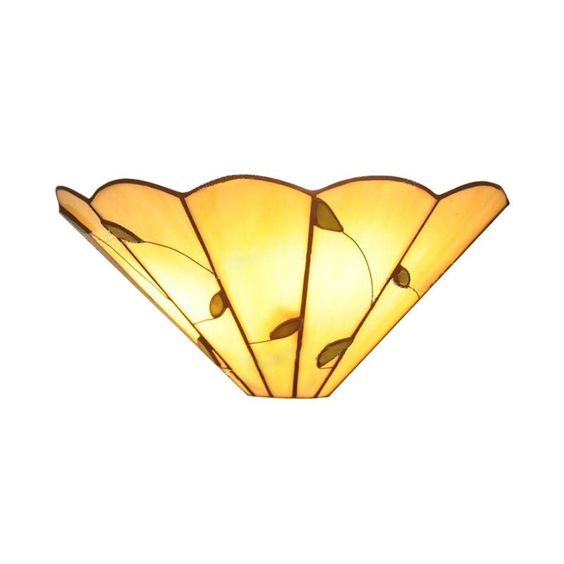 Tiffany Style Conical Wall Sconce with Leaf Pattern Art Glass Wall Light in Beige for Dining Room