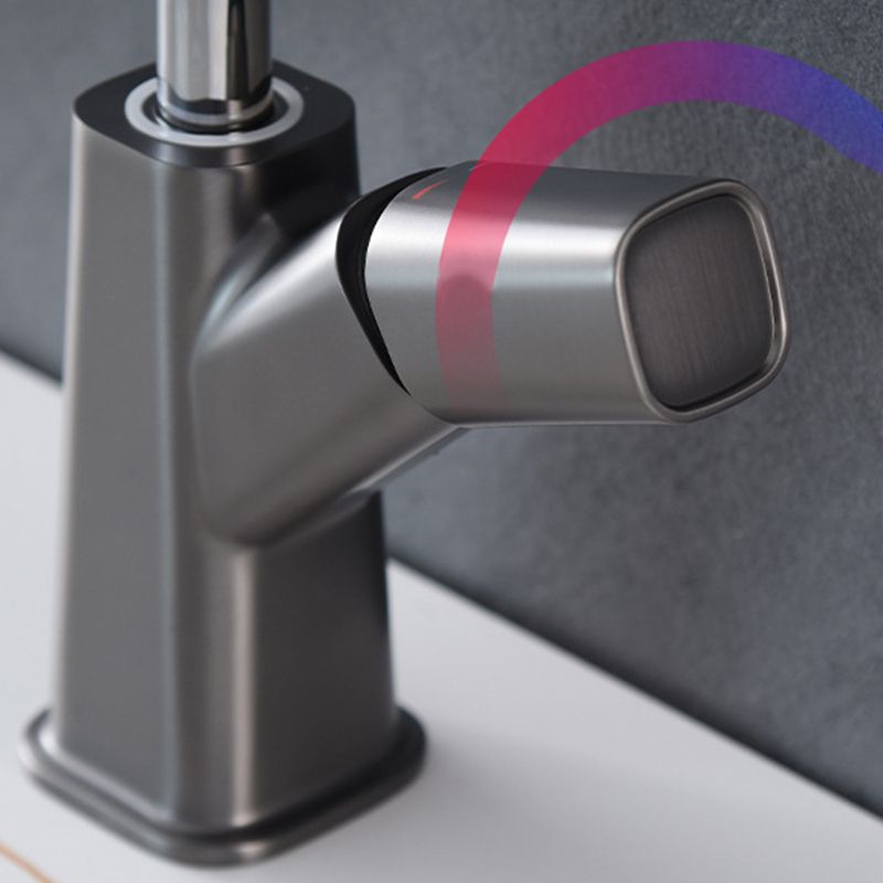 Vessel Sink Faucet Modern Style Swivel Spout Faucet for Bathroom