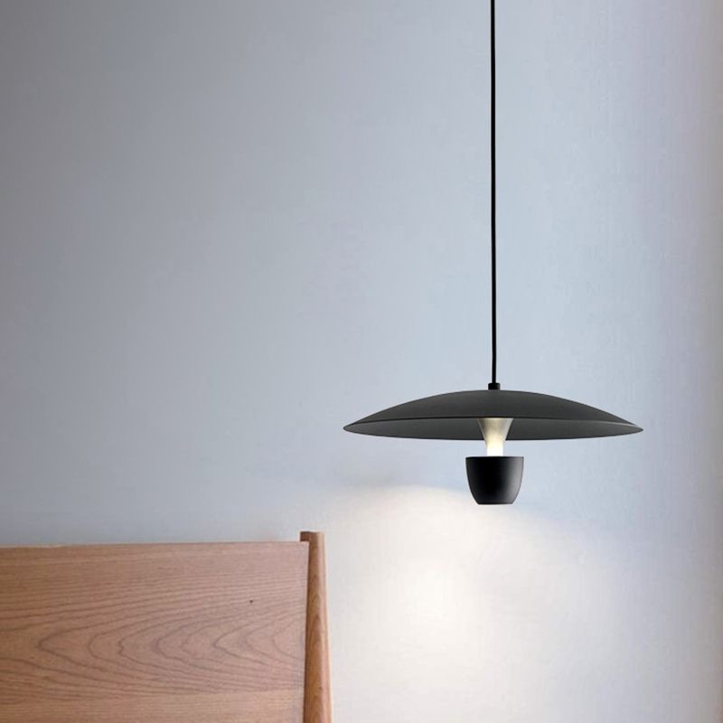 Noordse moderne creatieve metalen hanglampje Zwart vliegende schotel LED -ophanging Licht voor slaapkamer