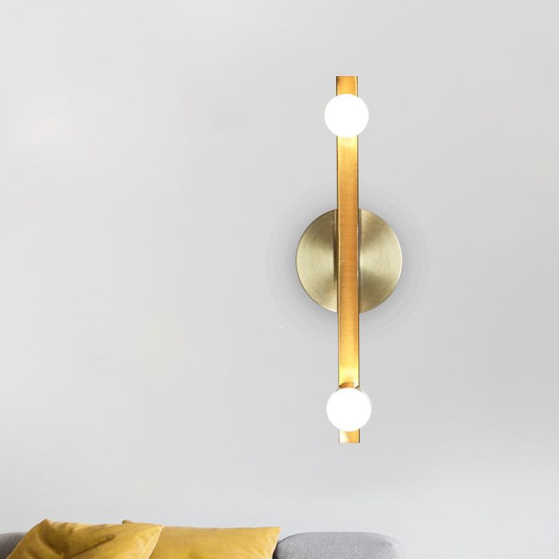 Metallische lineare Waschtischleuchte minimalistische 2 Lampenmauerwandmontierte Lampenmontage in Gold