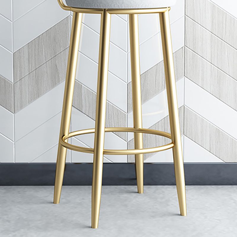 Taburete de bar estilo Glam con reposapiés, patas de metal, respaldo bajo para barra de cocina