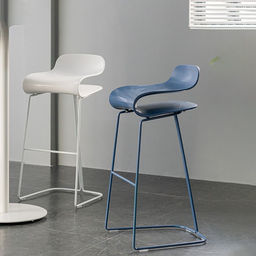 PP-Eimer-Thekenhocker für Zuhause, modernes Design, armlose Hocker mit Metallsockel