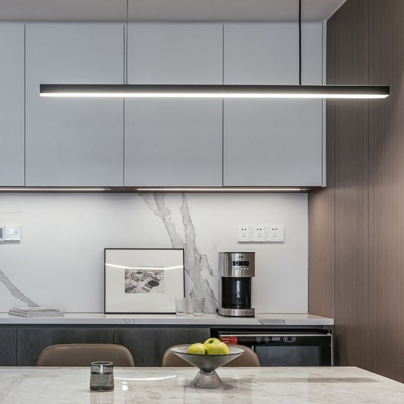 Zeitgenössischer Stil linearer Form Island Light Metal 1 hängendes Anhänger Licht in Schwarz