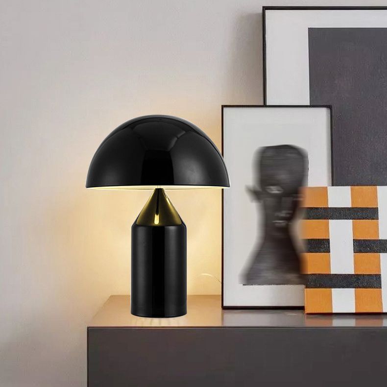 Modern Style Table Lamp 1-Light Desk Light with Metal Shade for Bedroom