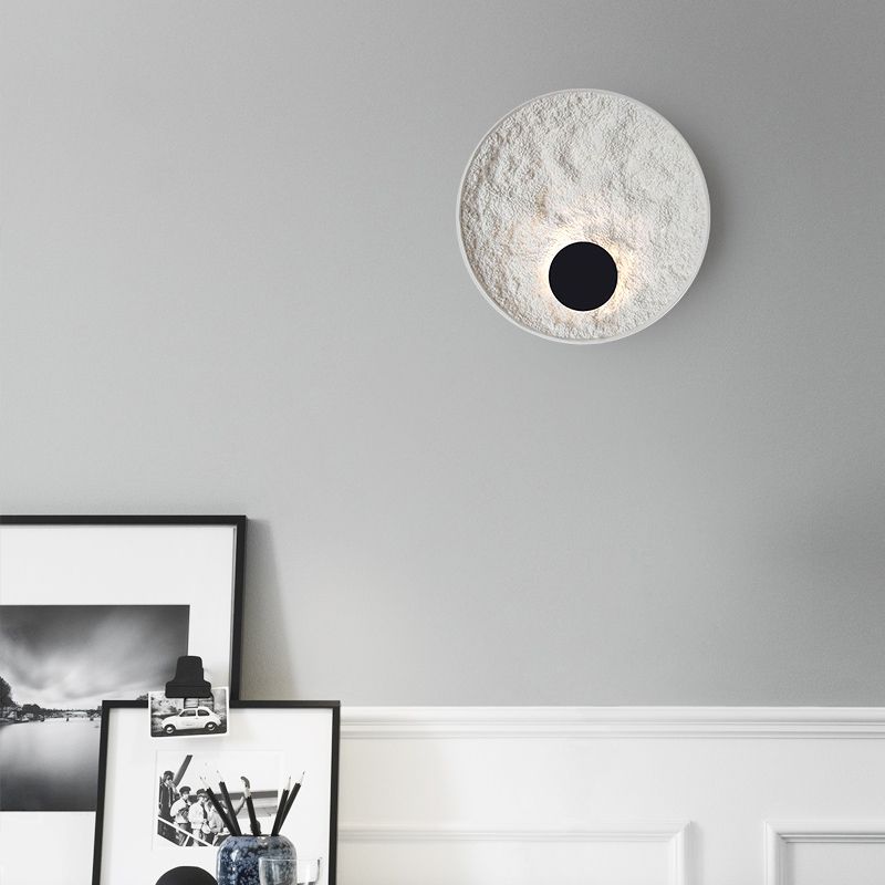 Linear Shade Resin Wall Sconce Modern Style Single Light Wall Lighting Fixtures in White
