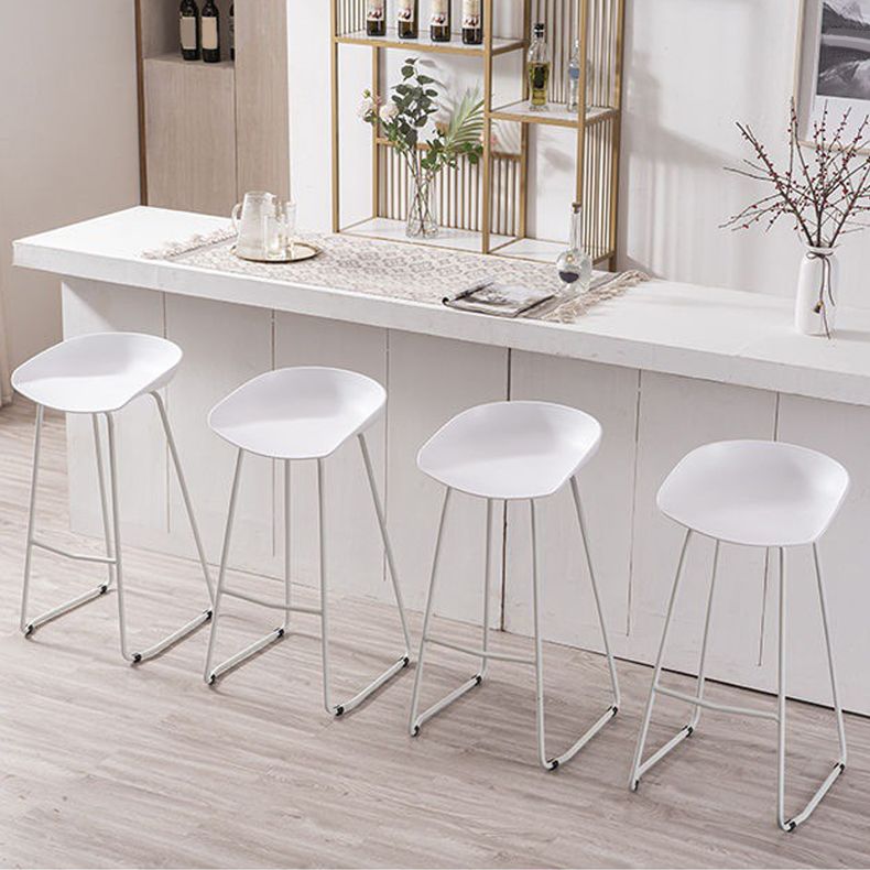 Modern Backrest Counter Stool Iron Cashier Bar Stool with Plastic Seat
