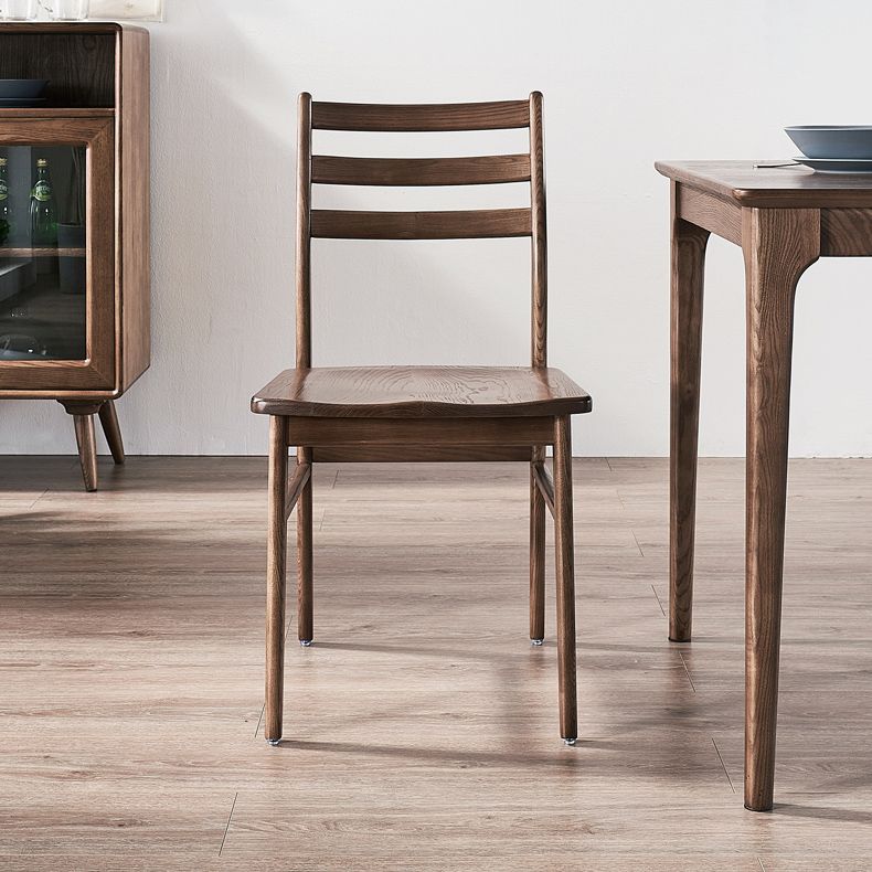 Chaise arrière contemporaine de 18 '' Wide Wood Dining Claid Back pour usage à domicile