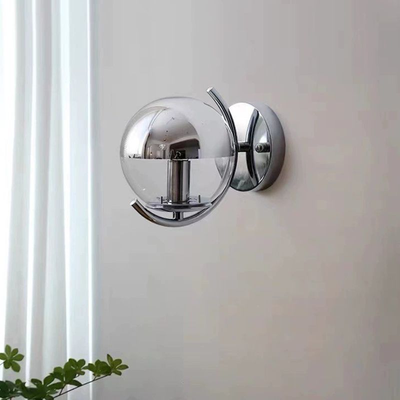 Modern Wall Mounted Light 1 Light Metal Flush Mount Wall Sconce in Silver Finish