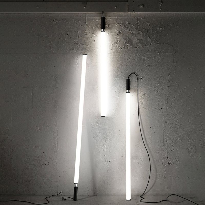 Lampe à pentence verticale en forme de bar