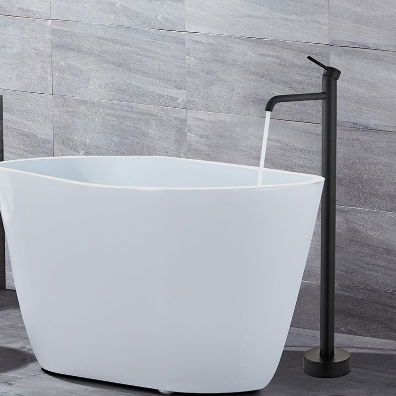 Floor Mounted Metal Freestanding Tub Filler Swivel Low Arc Freestanding Faucet