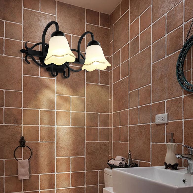 Traditional Style Shaded Wall Mounted Lighting Glass Wall Mounted Light in Black