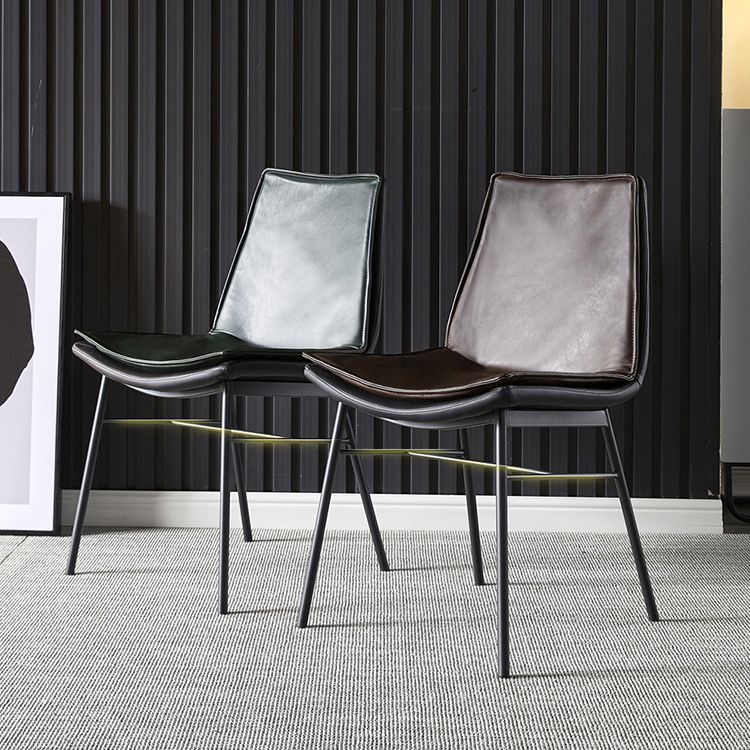 Sillas de comedor de cuero de estilo industrial Sillas laterales sin brazos con respaldo sólido (juego de 2)