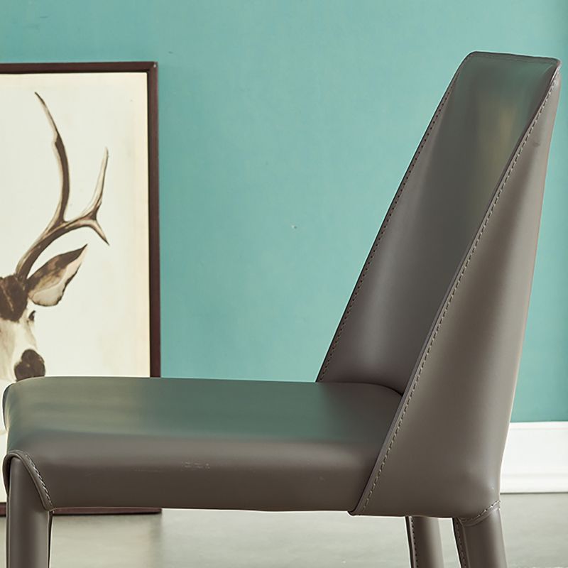 Silla sin brazos de comedor de metal contemporáneo, silla lateral de comedor de cuero para uso en restaurantes