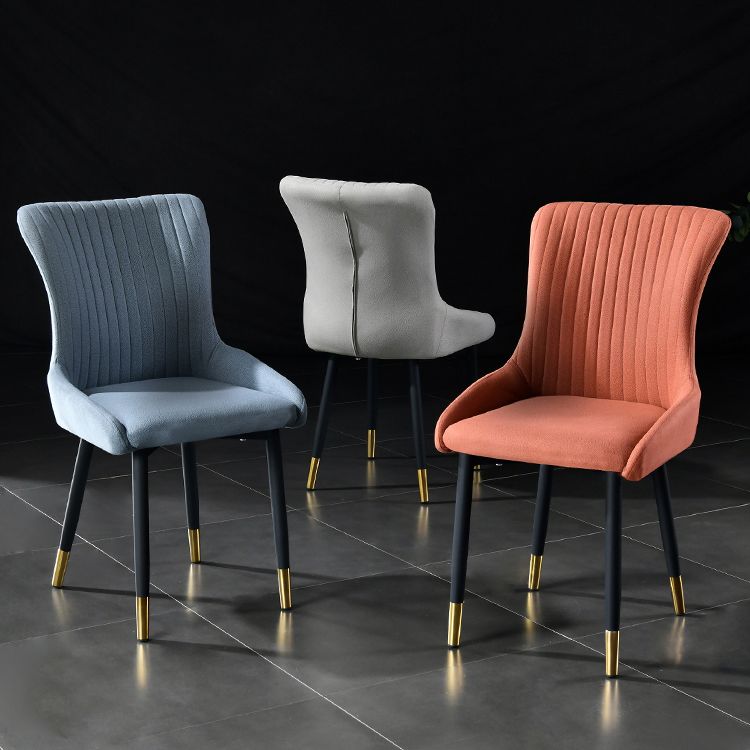 Eigentijdse metalen eetkamerstoelen gestoffeerde zijstoelen voor de taak voor thuisgebruik
