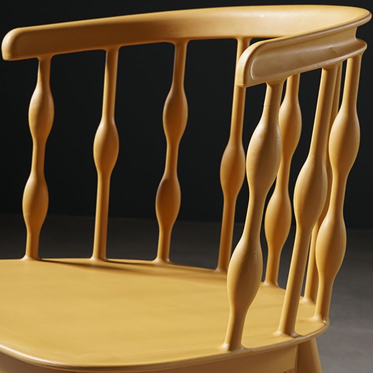 Sillas de comedor estilo moderno Sillas sin brazos de plástico con patas de madera
