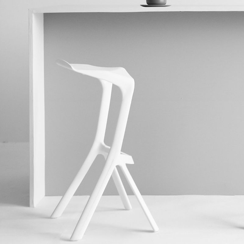 Footrest Indoor Low Back Stool Modern Plastic Stack Bar and Counter Stool