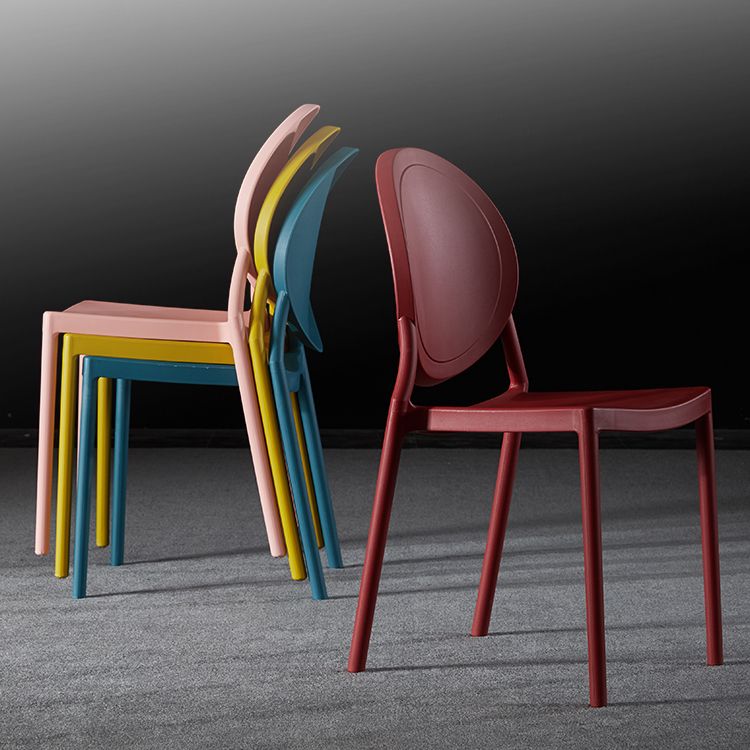 Chaise de salle à manger en plastique de style moderne, chaises latérales empilables à dossier ouvert pour la cuisine