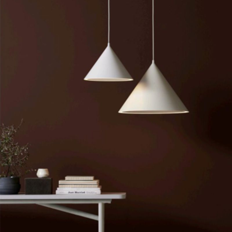 Gelakte ijzeren led hanglamp in moderne creatieve stijl acryl taps toelopende macaron hangende lamp